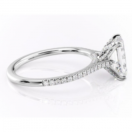 Inel de logodnă Tove din aur Alb 14kt cu moissanite tăietură smarald – Montură pavé rafinată pentru profil înalt | Personalizează și configurează gratuit online [1]