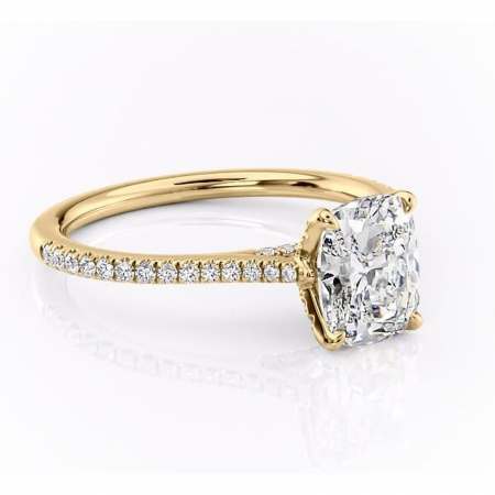 Aur galben - Inel de logodnă Tove din aur Galben 14kt cu moissanite tăietură pernă – Montură pavé rafinată pentru profil înalt | Personalizează și configurează gratuit online