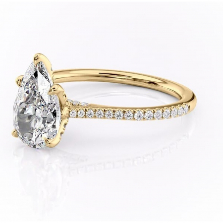 Inel de logodnă Tove din aur Galben 18kt cu moissanite tăietură pară – Montură pavé rafinată pentru profil înalt | Personalizează și configurează gratuit online [6]