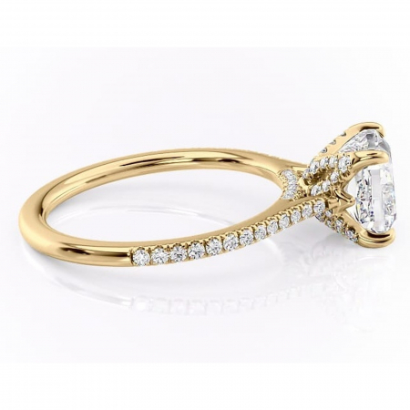 Inel de logodnă Tove din aur Galben 18kt cu moissanite tăietură pernă – Montură pavé rafinată pentru profil înalt | Personalizează și configurează gratuit online [1]