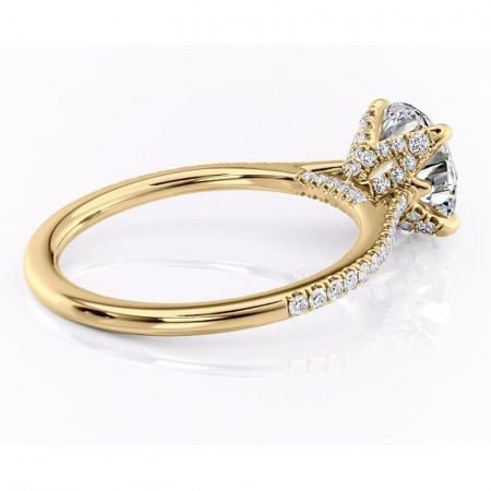 Inel de logodnă Tove din aur Galben 14kt cu moissanite tăietură rotundă – Montură pavé rafinată pentru profil înalt | Personalizează și configurează gratuit online [2]