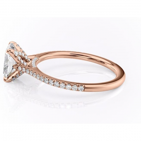 Inel de logodnă Tove din aur Rose 14kt cu moissanite tăietură pernă – Montură pavé rafinată pentru profil înalt | Personalizează și configurează gratuit online [5]