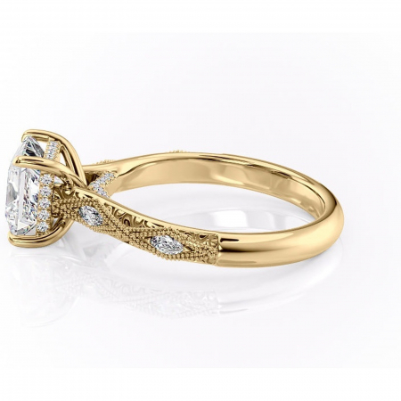 Inel de logodnă Vespera din aur Galben 14kt cu moissanite tăietură princess – Pietre laterale rafinată pentru profil înalt | Personalizează și configurează gratuit online [5]