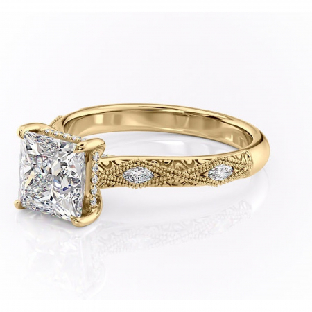 Inel de logodnă Vespera din aur Galben 14kt cu moissanite tăietură princess – Pietre laterale rafinată pentru profil înalt | Personalizează și configurează gratuit online [6]