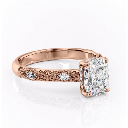 Pernă alungită - Inel de logodnă Vespera din aur Rose 14kt cu moissanite tăietură asscher – Pietre laterale rafinată pentru profil înalt | Personalizează și configurează gratuit online