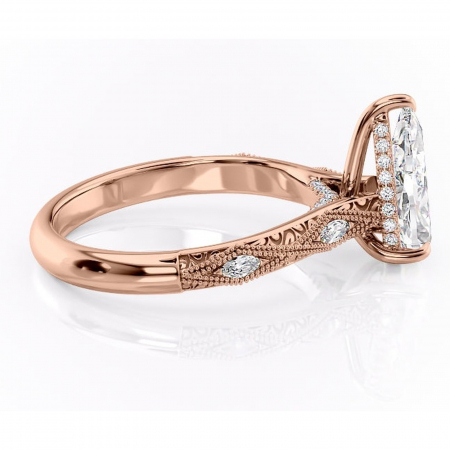 Inel de logodnă Vespera din aur Rose 18kt cu moissanite tăietură pară – Pietre laterale rafinată pentru profil înalt | Personalizează și configurează gratuit online [1]