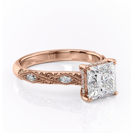Princess - Inel de logodnă Vespera din aur Rose 18kt cu moissanite tăietură princess – Pietre laterale rafinată pentru profil înalt | Personalizează și configurează gratuit online