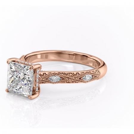 Inel de logodnă Vespera din aur Rose 18kt cu moissanite tăietură princess – Pietre laterale rafinată pentru profil înalt | Personalizează și configurează gratuit online [6]