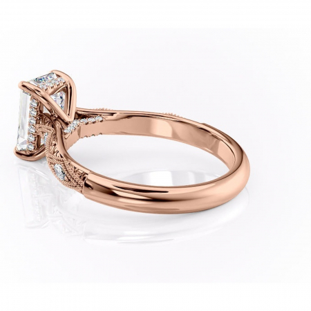 Inel de logodnă Vespera din aur Rose 18kt cu moissanite tăietură smarald – Pietre laterale rafinată pentru profil înalt | Personalizează și configurează gratuit online [4]