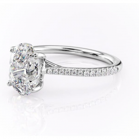 Inel de logodnă Victoria din aur Alb 14kt cu moissanite tăietură ovală – Montură pavé rafinată pentru profil mediu | Personalizează și configurează gratuit online [6]