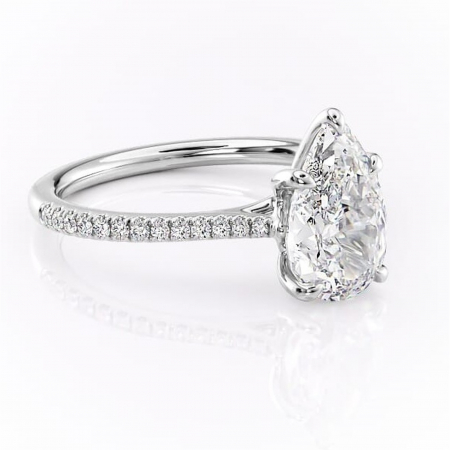 Pară - Inel de logodnă Victoria din aur Alb 14kt cu moissanite tăietură pară – Montură pavé rafinată pentru profil mediu | Personalizează și configurează gratuit online