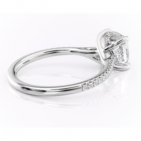 Inel de logodnă Victoria din aur Alb 14kt cu moissanite tăietură pernă – Montură pavé rafinată pentru profil mediu | Personalizează și configurează gratuit online [2]