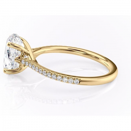 Inel de logodnă Victoria din aur Galben 14kt cu moissanite tăietură ovală – Montură pavé rafinată pentru profil mediu | Personalizează și configurează gratuit online [5]