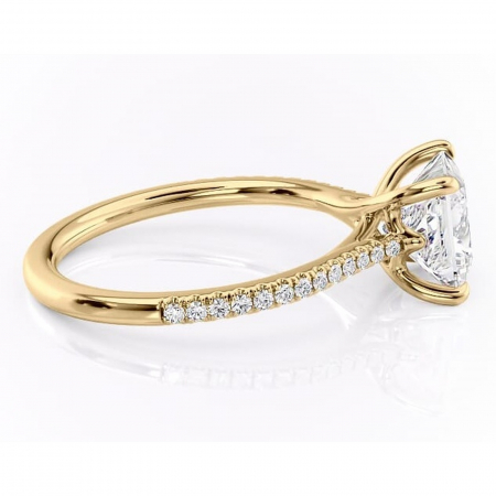 Inel de logodnă Victoria din aur Galben 14kt cu moissanite tăietură princess – Montură pavé rafinată pentru profil mediu | Personalizează și configurează gratuit online [1]