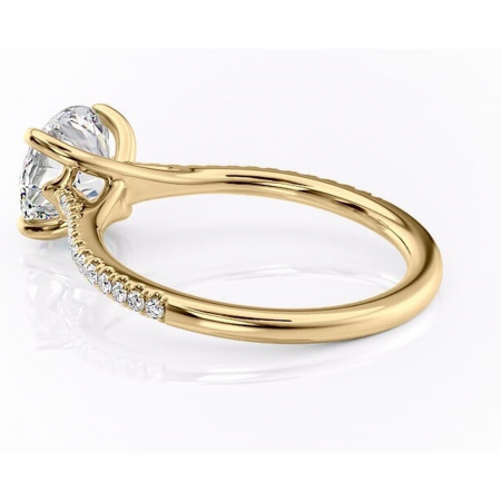 Inel de logodnă Victoria din aur Galben 14kt cu moissanite tăietură rotundă – Montură pavé rafinată pentru profil mediu | Personalizează și configurează gratuit online [4]