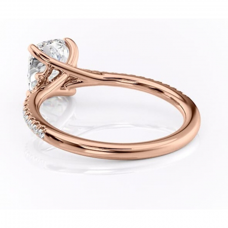 Inel de logodnă Victoria din aur Rose 14kt cu moissanite tăietură pernă – Montură pavé rafinată pentru profil mediu | Personalizează și configurează gratuit online [3]