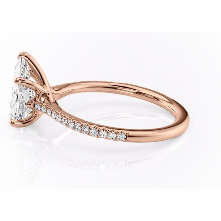 Inel de logodnă Victoria din aur Rose 18kt cu moissanite tăietură pară – Montură pavé rafinată pentru profil mediu | Personalizează și configurează gratuit online [5]