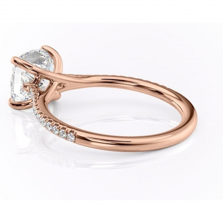 Inel de logodnă Victoria din aur Rose 18kt cu moissanite tăietură pernă – Montură pavé rafinată pentru profil mediu | Personalizează și configurează gratuit online [4]