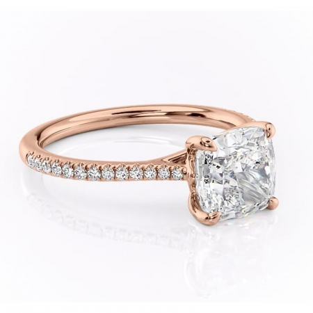 Pernă - Inel de logodnă Victoria din aur Rose 18kt cu moissanite tăietură pernă – Montură pavé rafinată pentru profil mediu | Personalizează și configurează gratuit online