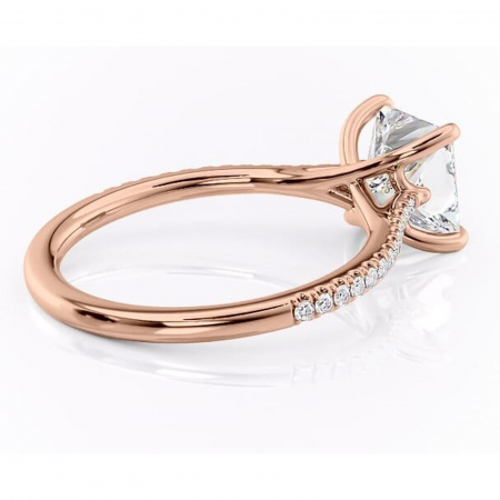 Inel de logodnă Victoria din aur Rose 18kt cu moissanite tăietură princess – Montură pavé rafinată pentru profil mediu | Personalizează și configurează gratuit online [2]