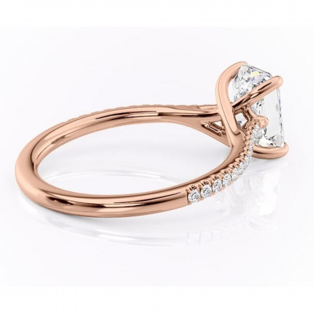 Inel de logodnă Victoria din aur Rose 14kt cu moissanite tăietură radiantă – Montură pavé rafinată pentru profil mediu | Personalizează și configurează gratuit online [2]