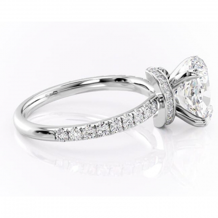 Inel de logodnă Vivienne din aur Alb 14kt cu moissanite tăietură ovală – Montură pavé rafinată pentru profil înalt | Personalizează și configurează gratuit online [1]