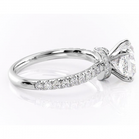 Inel de logodnă Vivienne din aur Alb 14kt cu moissanite tăietură pernă – Montură pavé rafinată pentru profil înalt | Personalizează și configurează gratuit online [1]