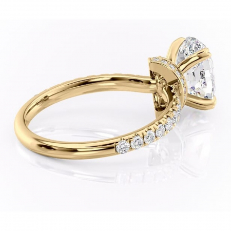 Inel de logodnă Vivienne din aur Galben 14kt cu moissanite tăietură ovală – Montură pavé rafinată pentru profil înalt | Personalizează și configurează gratuit online [2]