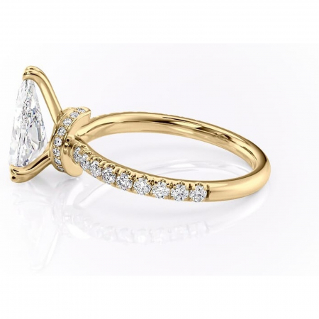 Inel de logodnă Vivienne din aur Galben 18kt cu moissanite tăietură pară – Montură pavé rafinată pentru profil înalt | Personalizează și configurează gratuit online [5]