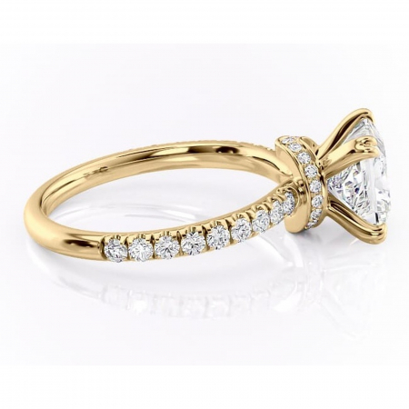 Inel de logodnă Vivienne din aur Galben 14kt cu moissanite tăietură princess – Montură pavé rafinată pentru profil înalt | Personalizează și configurează gratuit online [1]
