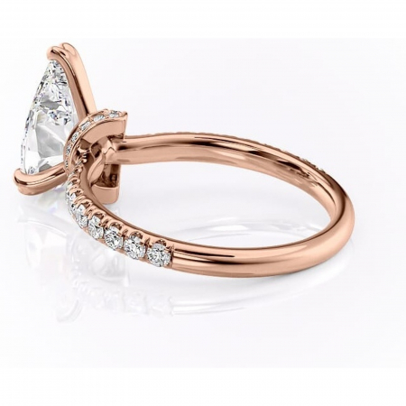 Inel de logodnă Vivienne din aur Rose 18kt cu moissanite tăietură pară – Montură pavé rafinată pentru profil înalt | Personalizează și configurează gratuit online [4]