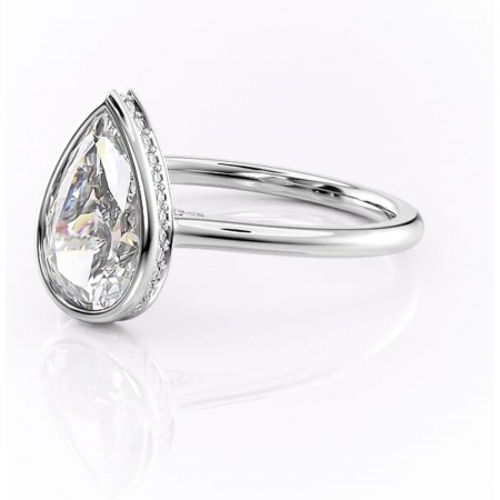 Inel de logodnă Wisteria din aur Alb 18kt cu moissanite tăietură pară – Solitar rafinată pentru profil înalt | Personalizează și configurează gratuit online [6]