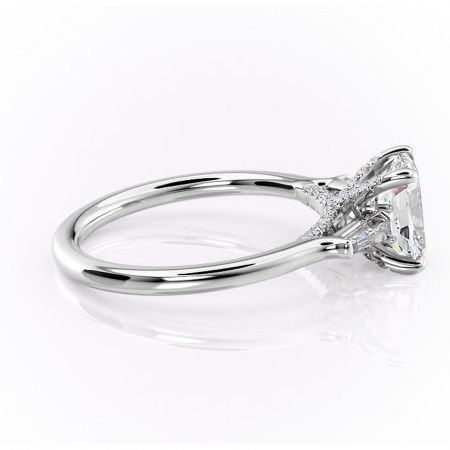 Inel de logodnă Ysella din aur Alb 14kt cu moissanite tăietură asscher – Montură cu trei pietre rafinată pentru profil înalt | Personalizează și configurează gratuit online [1]