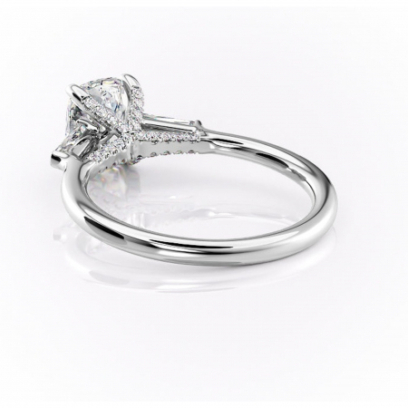 Inel de logodnă Ysella din aur Alb 14kt cu moissanite tăietură asscher – Montură cu trei pietre rafinată pentru profil înalt | Personalizează și configurează gratuit online [3]