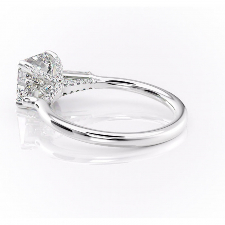 Inel de logodnă Ysella din aur Alb 14kt cu moissanite tăietură asscher – Montură cu trei pietre rafinată pentru profil înalt | Personalizează și configurează gratuit online [4]