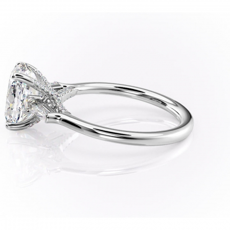 Inel de logodnă Ysella din aur Alb 14kt cu moissanite tăietură ovală – Montură cu trei pietre rafinată pentru profil înalt | Personalizează și configurează gratuit online [5]