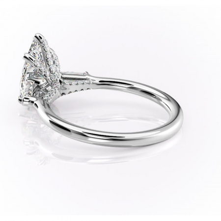 Inel de logodnă Ysella din aur Alb 14kt cu moissanite tăietură pară – Montură cu trei pietre rafinată pentru profil înalt | Personalizează și configurează gratuit online [4]