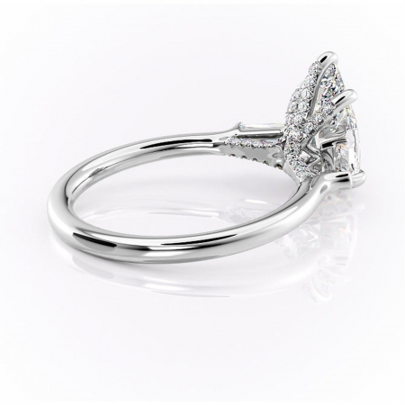 Inel de logodnă Ysella din aur Alb 14kt cu moissanite tăietură pară – Montură cu trei pietre rafinată pentru profil înalt | Personalizează și configurează gratuit online [2]