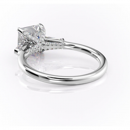 Inel de logodnă Ysella din aur Alb 14kt cu moissanite tăietură princess – Montură cu trei pietre rafinată pentru profil înalt | Personalizează și configurează gratuit online [3]