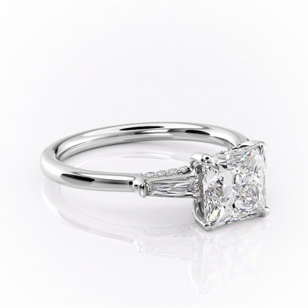 Princess - Inel de logodnă Ysella din aur Alb 14kt cu moissanite tăietură princess – Montură cu trei pietre rafinată pentru profil înalt | Personalizează și configurează gratuit online