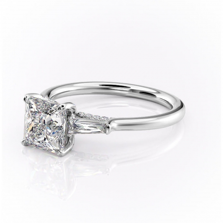 Inel de logodnă Ysella din aur Alb 14kt cu moissanite tăietură princess – Montură cu trei pietre rafinată pentru profil înalt | Personalizează și configurează gratuit online [6]