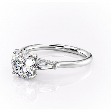 Inel de logodnă Ysella din aur Alb 14kt cu moissanite tăietură rotundă – Montură cu trei pietre rafinată pentru profil înalt | Personalizează și configurează gratuit online [6]