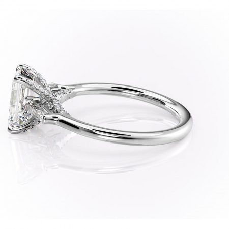 Inel de logodnă Ysella din aur Alb 14kt cu moissanite tăietură smarald – Montură cu trei pietre rafinată pentru profil înalt | Personalizează și configurează gratuit online [5]