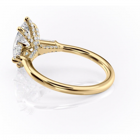 Inel de logodnă Ysella din aur Galben 14kt cu moissanite tăietură marquise – Montură cu trei pietre rafinată pentru profil înalt | Personalizează și configurează gratuit online [4]