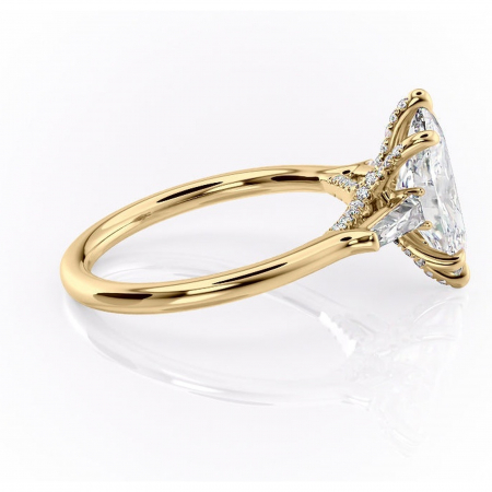 Inel de logodnă Ysella din aur Galben 14kt cu moissanite tăietură marquise – Montură cu trei pietre rafinată pentru profil înalt | Personalizează și configurează gratuit online [1]