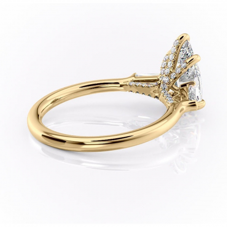 Inel de logodnă Ysella din aur Galben 14kt cu moissanite tăietură pară – Montură cu trei pietre rafinată pentru profil înalt | Personalizează și configurează gratuit online [2]