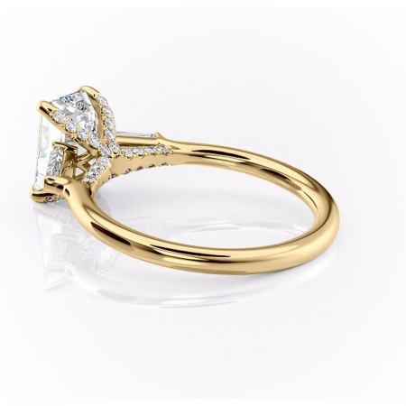 Inel de logodnă Ysella din aur Galben 14kt cu moissanite tăietură smarald – Montură cu trei pietre rafinată pentru profil înalt | Personalizează și configurează gratuit online [4]