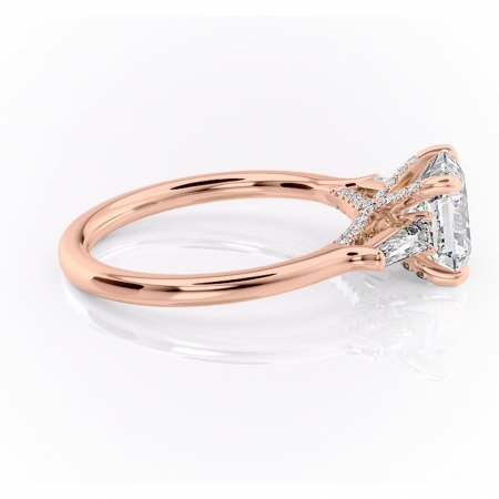 Inel de logodnă Ysella din aur Rose 14kt cu moissanite tăietură asscher – Montură cu trei pietre rafinată pentru profil înalt | Personalizează și configurează gratuit online [1]
