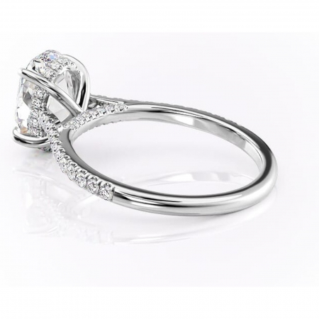 Inel de logodnă Zella din aur Alb 14kt cu moissanite tăietură ovală – Montură pavé rafinată pentru profil înalt | Personalizează și configurează gratuit online [4]