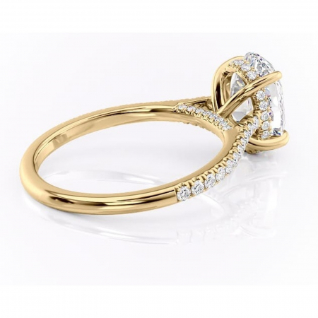 Inel de logodnă Zella din aur Galben 14kt cu moissanite tăietură ovală – Montură pavé rafinată pentru profil înalt | Personalizează și configurează gratuit online [2]